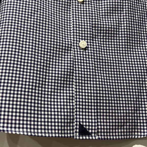 Untuckit boys button down casual shirt size 12. 100% Cotton. Excellent condition - Picture 4 of 8